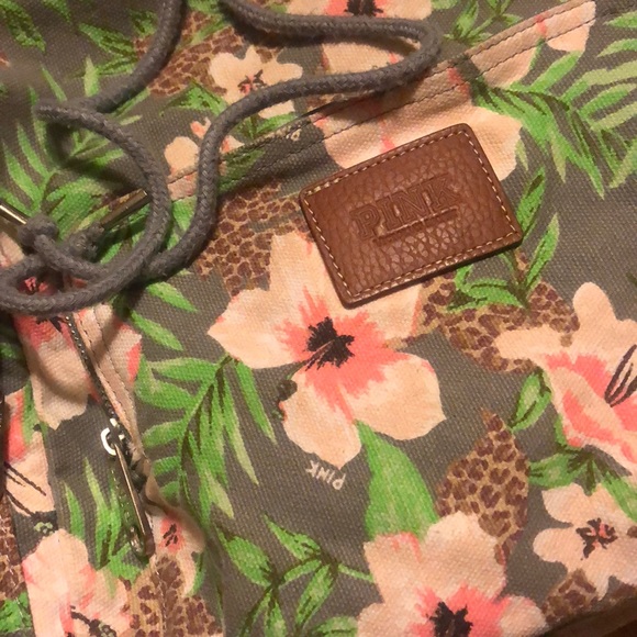 PINK HTF VICTORIAS SECRET FLORAL TROPICAL BACKPACK - Picture 2 of 7